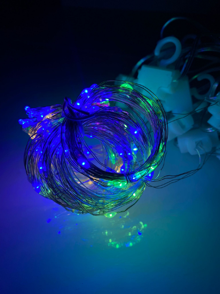 LED Ziemassvētku diožu virtene - aizkari vara stieple ar pulti, USB adapteri un piekarāķiem