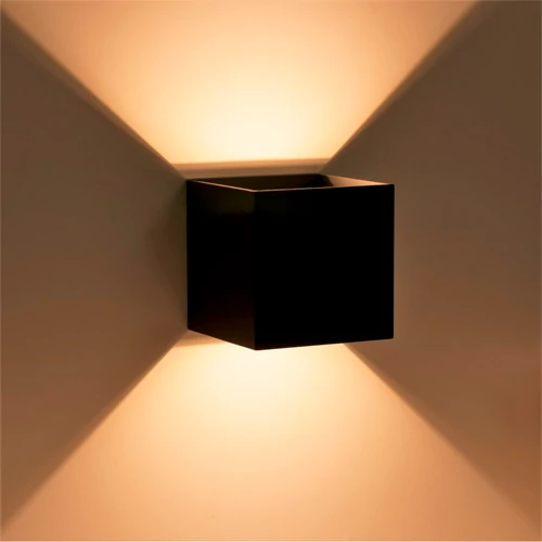 LED Fasādes gaismeklis AXIS SQUARE 8.8W, 3000K, IP44