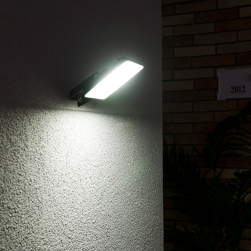 Outdoor LED floodlight with sensor Essential Sensor