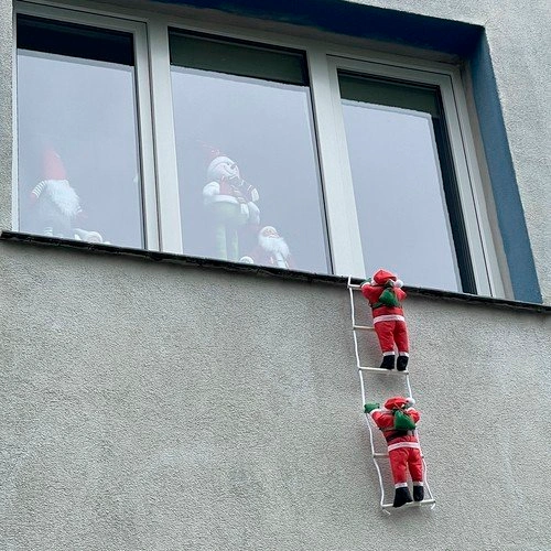 Christmas decoration Santa Claus on the stairs 120 cm